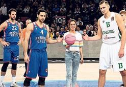 ‘Pembe Top’ Özge’de