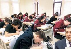 Lisede derslerin sayısı yarı yarıya azalacak