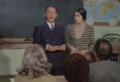 MEB emekli &#246;ğretmenleri g&#246;reve &#231;ağırıyor