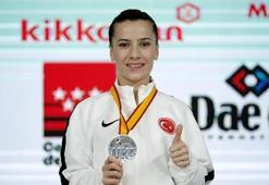 Serap Özçelik Arapoğlu'ndan gümüş madalya