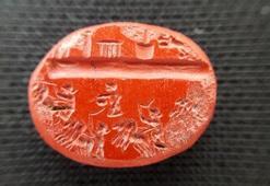 Roma dönemine ait 1800 yıllık yüzük taşının benzeri yok