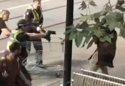 Saldırganı market arabasıyla engelleyen evsize yardım yağıyor