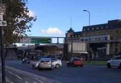 Londra'da terk edilmiş araç paniği!