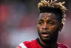 Alex Song içini döktü: "Kendimi kesecektim"