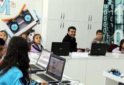Bu bir ilk! Köy okulunda...