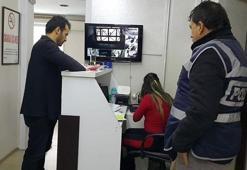 Masaj salonlarına baskın! Fuhuş yapılıp yapılmadığı...