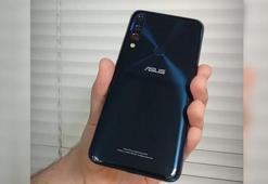 3 kameralı ZenFone'dan ilk resmi görsel!