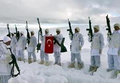 Kato Dağı'nda operasyondaki Mehmetçiklerden 'Öğretmenler Günü' mesajı