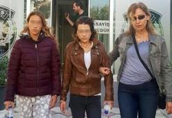 İki kadın yakayı böyle ele verdi!