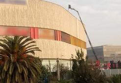 Tuzla'da AVM'de korkutan yangın