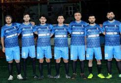 İşte karşınızda Müslüm Gürses futbol takımı: Garipler