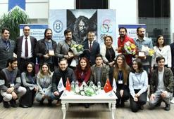 Deliler filminin oyuncuları Esenyurt Üniversitesi öğrencileri ile buluştu