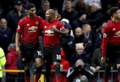 Manchester United farklı kazandı