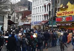 Yılbaşı biletleri için "Nimet Abla"ya yoğun ilgi