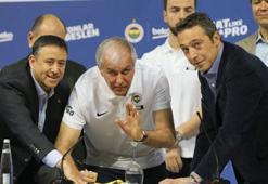 Fenerbahçe Beko ile imzayı attı!