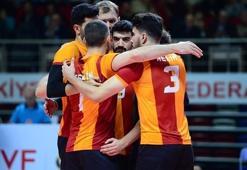 Aslan avantajı kaptı