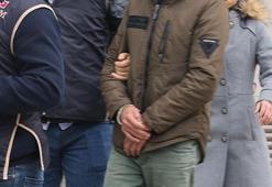 Aynı köyde yaşayan iki erkeği evlilik vaadiyle dolandırdı