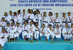 Galatasaray'dan çifte şampiyonluk