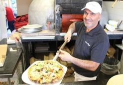 Kanada'da Türk pizzacı evsizlere pizza dağıttı!