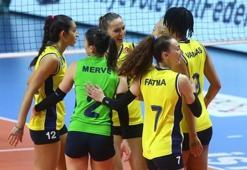 Fenerbahçe Opet, set vermeden kazandı