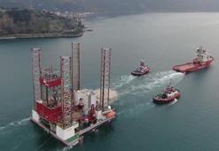 Boğaz'dan dev petrol platformu geçti!