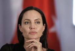 Angelina Jolie siyasete yeşil ışık yaktı