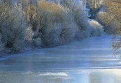Kars Çayı  buz tuttu
