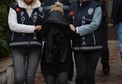 Uygunsuz fotoğraflarını çekip şantaj yaptılar