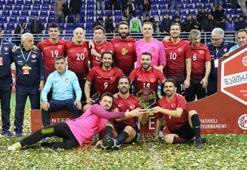 Veteran milliler Gürcistan'da şampiyon