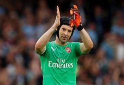 Onur'un ardından Cech de bırakıyor!