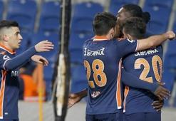 Başakşehir avantajı tek golle kaptı!