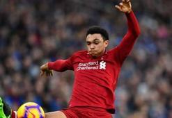 Liverpool, Arnold ile sözleşme uzattı!