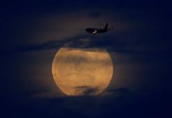 'Kanlı Ay' tutulması gerçekleşti!