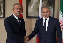 Bakan Akar'dan Soçi'de zirve öncesi önemli toplantılar