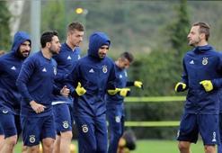 Fenerbahçe'de derbi öncesi kart alarmı!