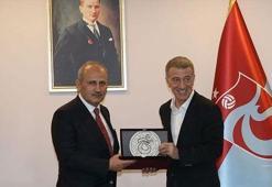 Bakan Turhan'dan Trabzonspor'a ziyaret