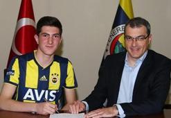 Fenerbahçe'den genç kaleciye profesyonel imza