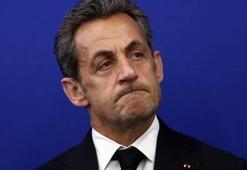 'Sarkozy, Kaddafi'den 8 milyon dolar aldı'