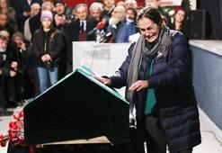 Usta sanatçı Aytaç Arman'a veda: Üzülerek gitti!