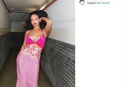 Rihanna'nın cüretkaz pozu nefes kesti