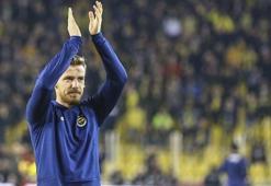 Serdar Aziz formayı kaptı!
