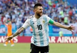 Lionel Messi 9 ay sonra milli takımda!