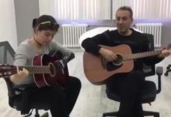 Biyonik eline kavuşup Haluk Levent’le düet yaptı