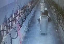 Denizli'deki deprem anı saniye saniye kamerada!
