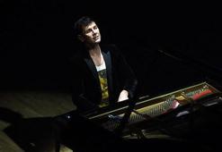 "En hızlı piyanist" İstanbul'da konser verdi!