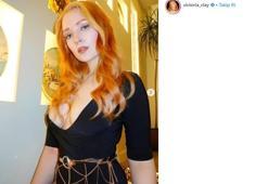 Victoria Clay'in dekoltesi olay oldu