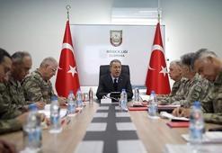 Bakan Akar ve Genelkurmay Başkanı Orgeneral Güler Suriye sınırında!