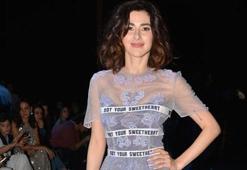 Nesrin Cavadzade’den dekolteli takip