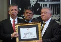 Mansur Yavaş mazbatasını aldı