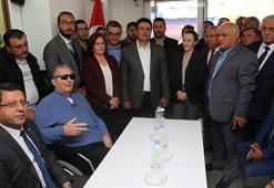 Deniz Baykal ilk ziyaretini CHP Antalya İl Başkanlığı'na gerçekleştirdi